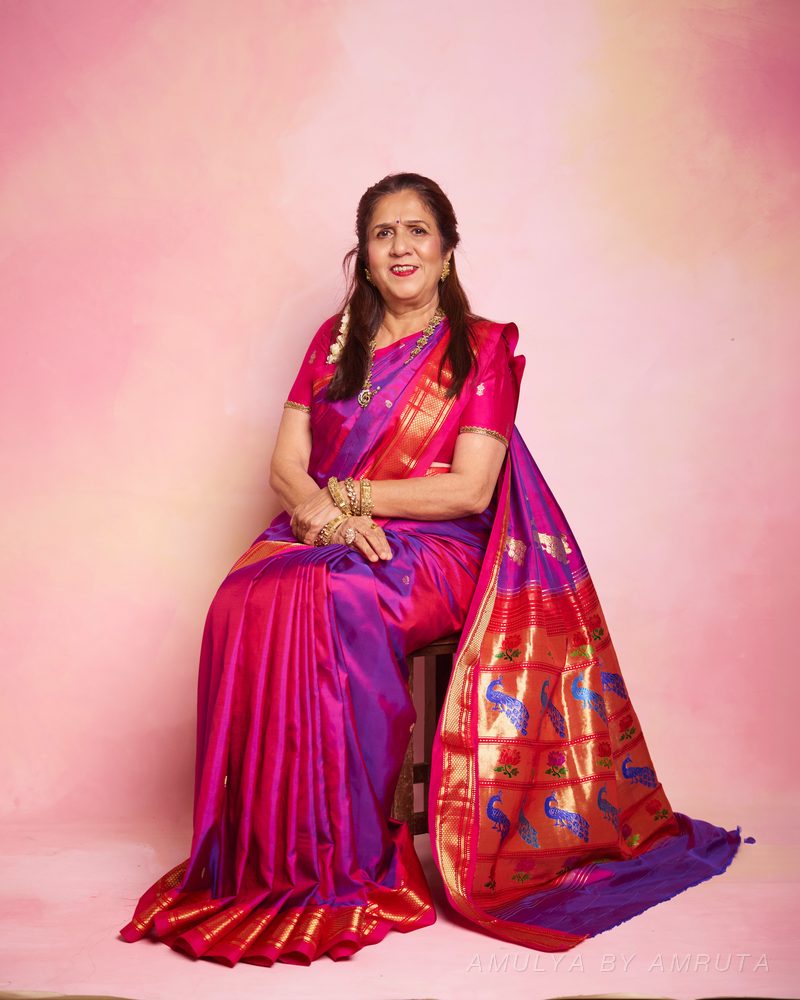 असावली साडी नेसलेली — नेसलेली. अमूल्य बाय अमृता यांनी निवडलेली.