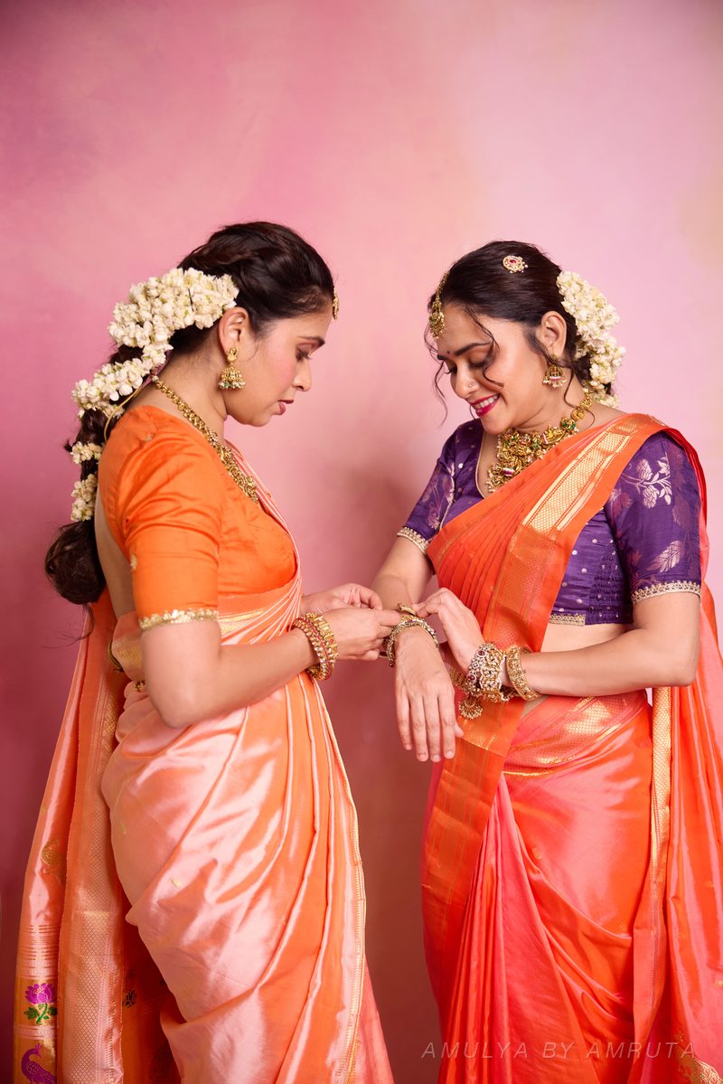 बरवा साडी नेसलेली — नेसलेली · ३. अमूल्य बाय अमृता यांनी निवडलेली.